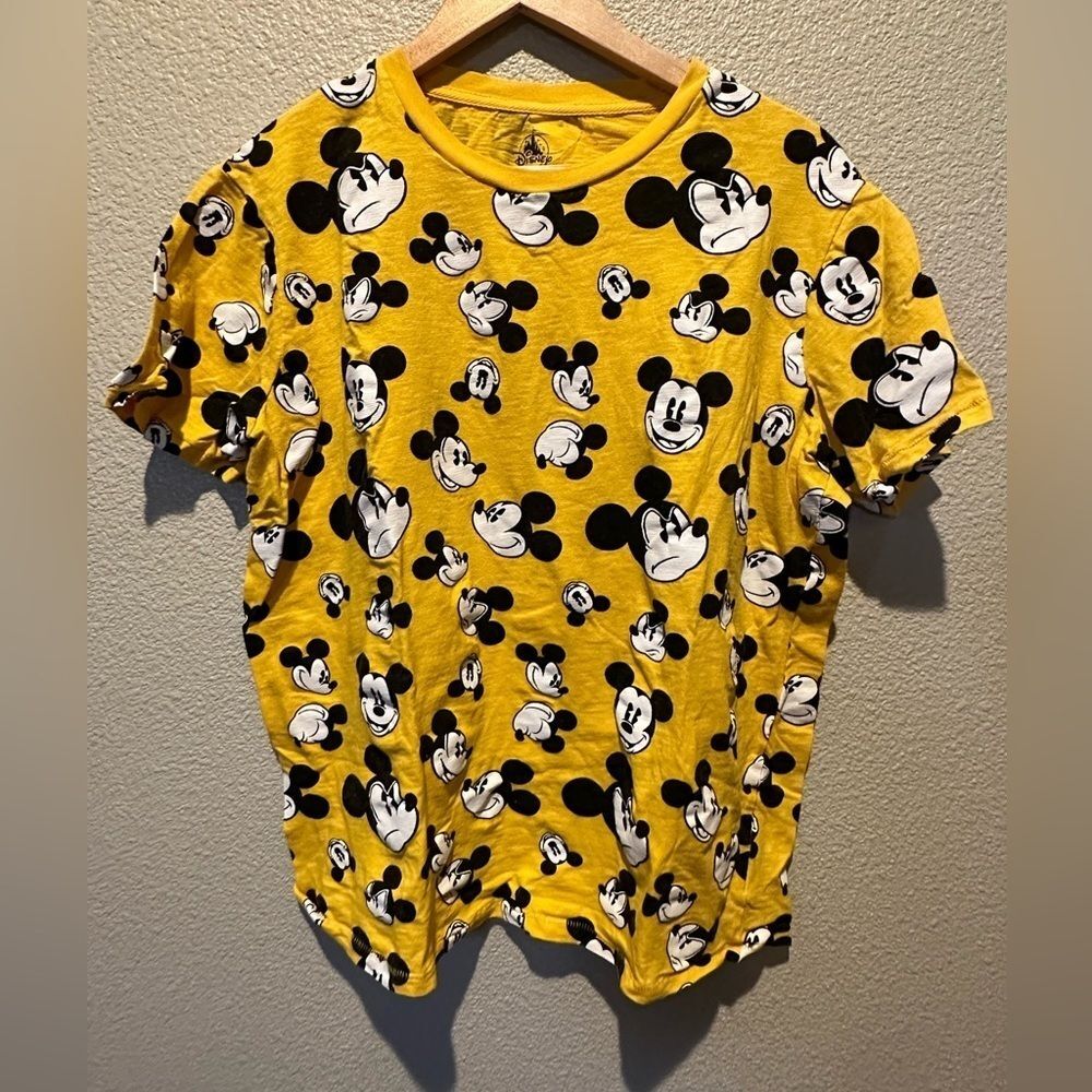 NWOT Disney Different Face Style Tshirt Size L